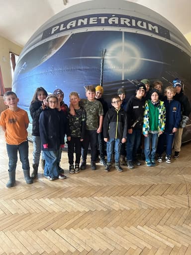 Den s Planetáriem Image